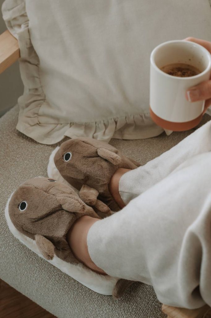 پاپوش خزدار جلوبسته زنانه | مدل کوسه