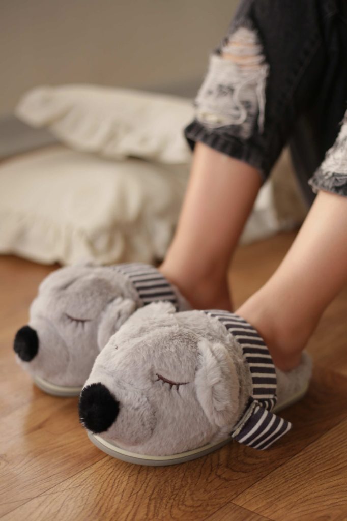 پاپوش خزدار جلوبسته زنانه | مدل شال گردنی