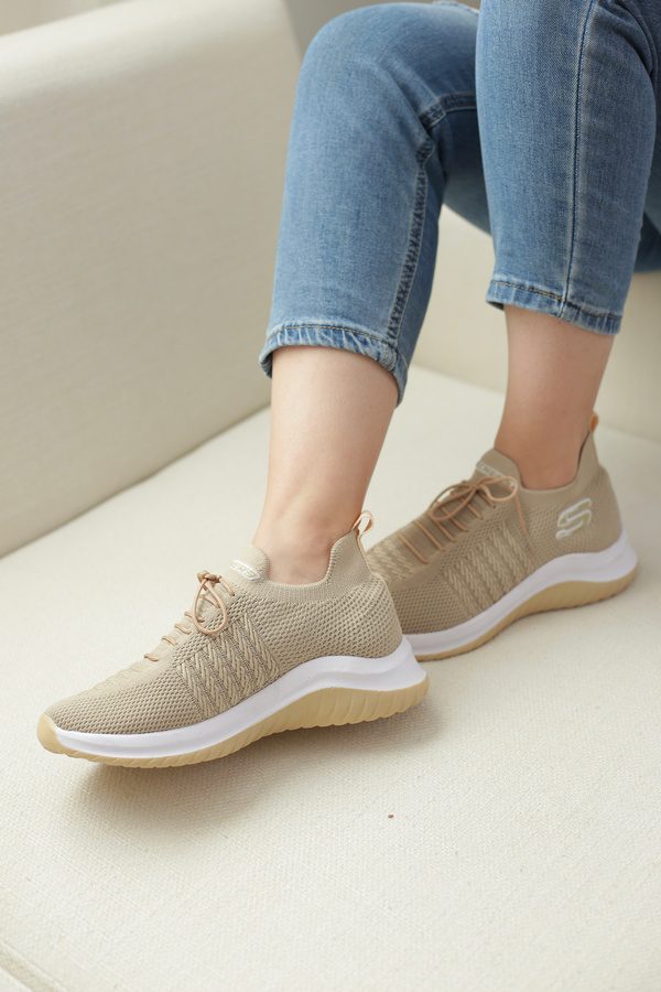 کتونی جورابی زنانه | مدل اسکیچرز بافتی زنانه skechers رنگ کرم سفید