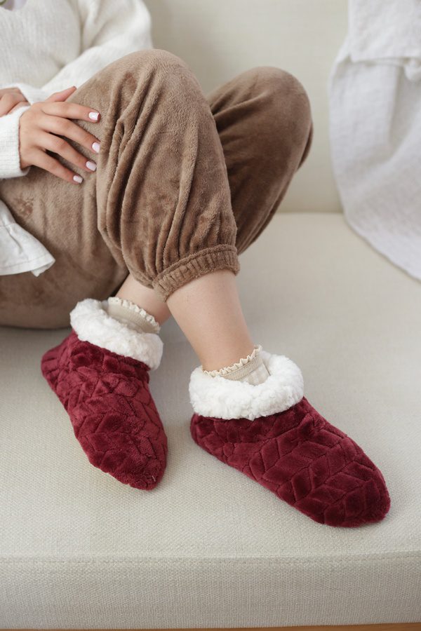 پاپوش خزدار ساقدار زنانه | مدل زیگزاگی رنگ زرشکی