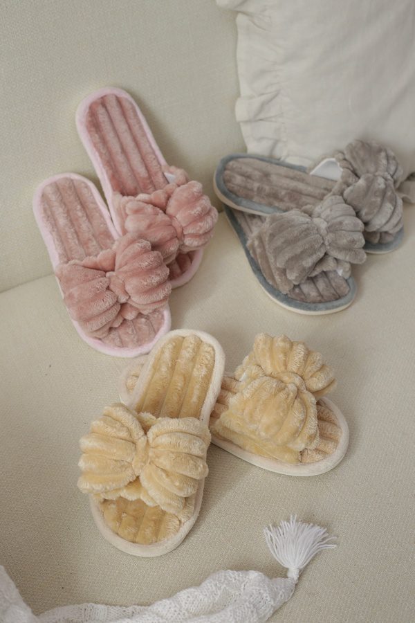 پاپوش خزدار جلو باز زنانه | مدل درنا پلاس