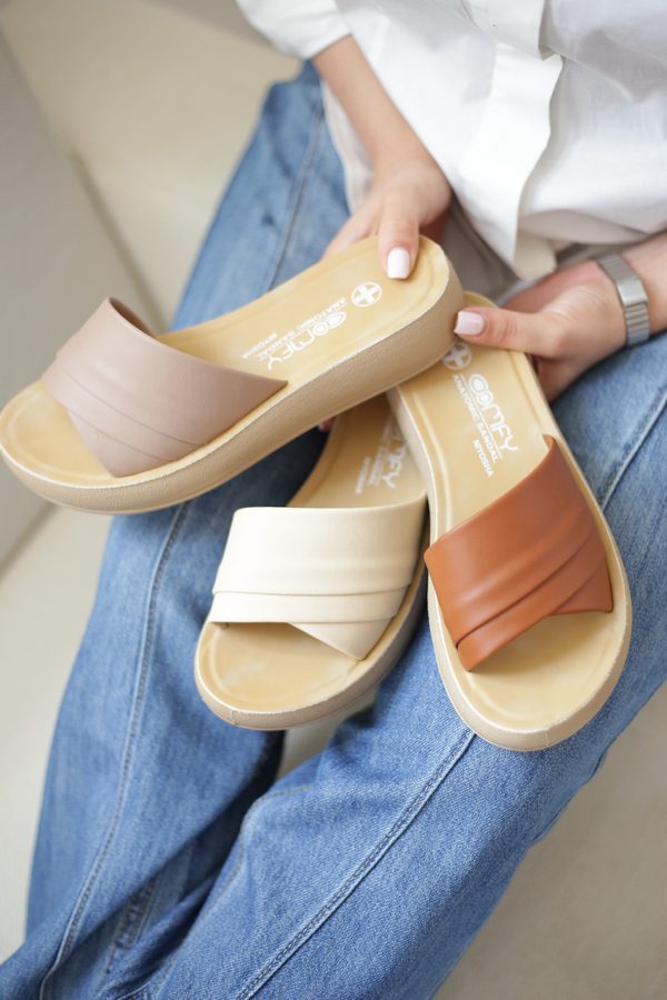 صندل لژ دار زنانه | مدل نیوشا کامفی