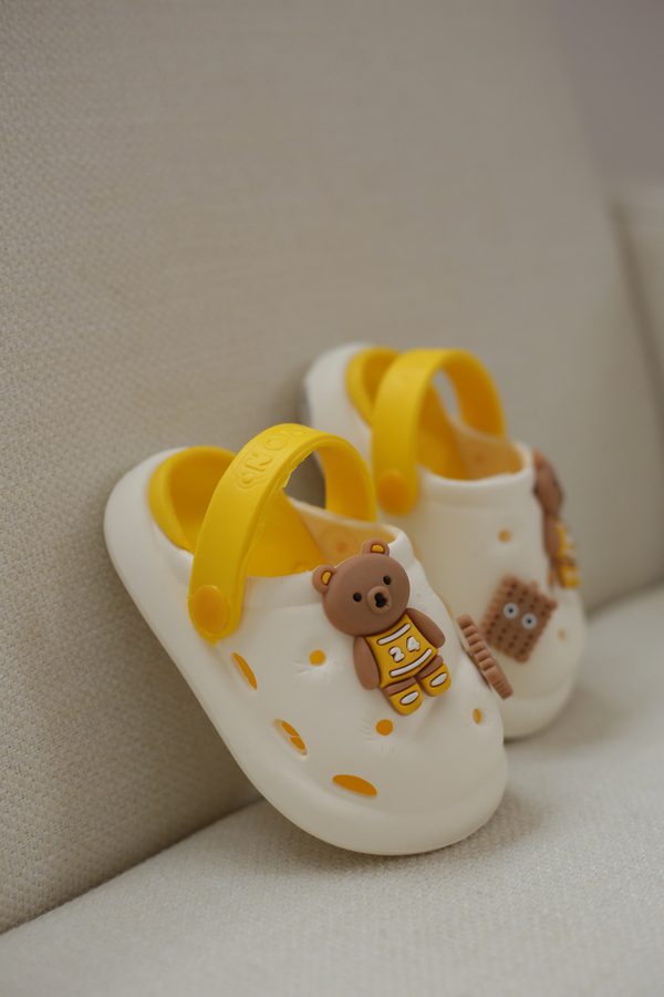 صندل کراکس بچگانه | مدل بیسکویت نقلی رنگ زرد