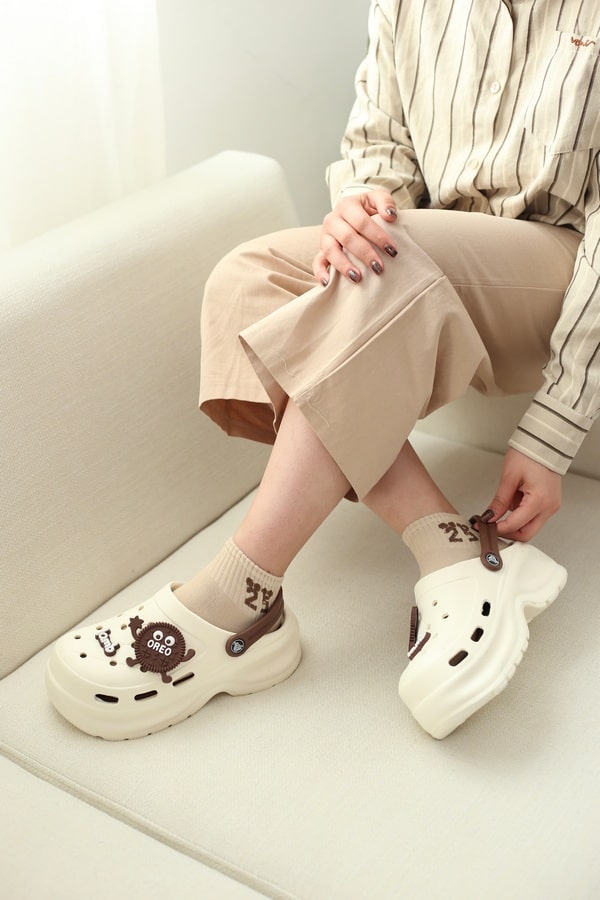 صندل کراکس زنانه | مدل اونیکس رنگ قهوه ای