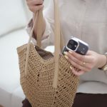 کیف حصیری زنانه مدل رافیا قلبی نسکافه ای بند کرم