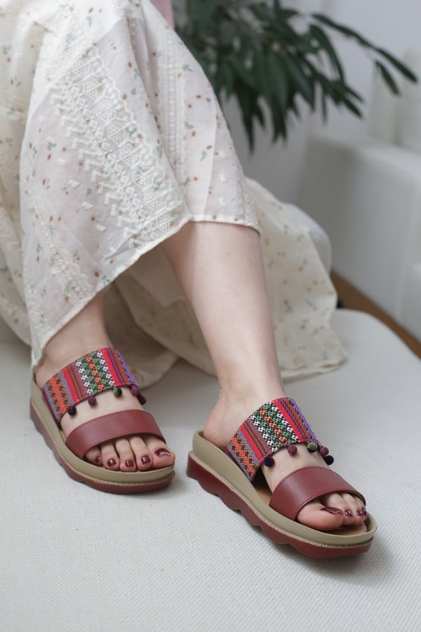 صندل طبی زنانه کد Z 558-3 رنگ قرمز مات