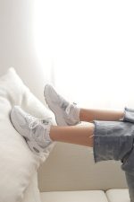 کتونی اسپرت زنانه نیو بالانس مدل new balance M12359 رنگ سفید طوسی