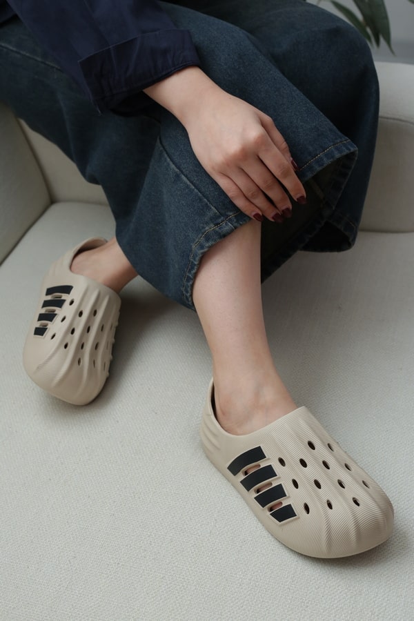 صندل کراکس زنانه مدل سامبا