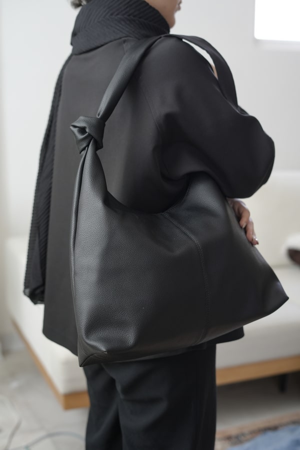 کیف دوشی زنانه مدل شل دسته گره