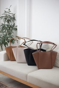 کیف دوشی زنانه مدل قایقی دسته چرم