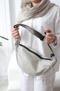 بادی بگ زنانه مدل تک زیپ / کرم یشمی