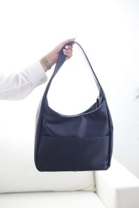 کیف دوشی زنانه مدل شل جلو جیب